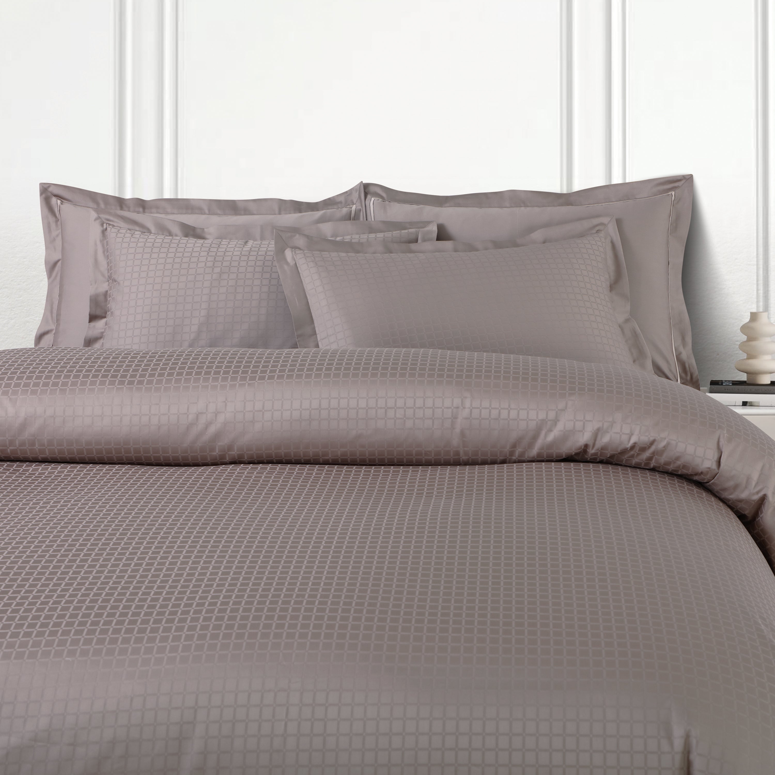 Malako Como Jacquard Checkered 550 TC 100% Cotton King Size Bedding