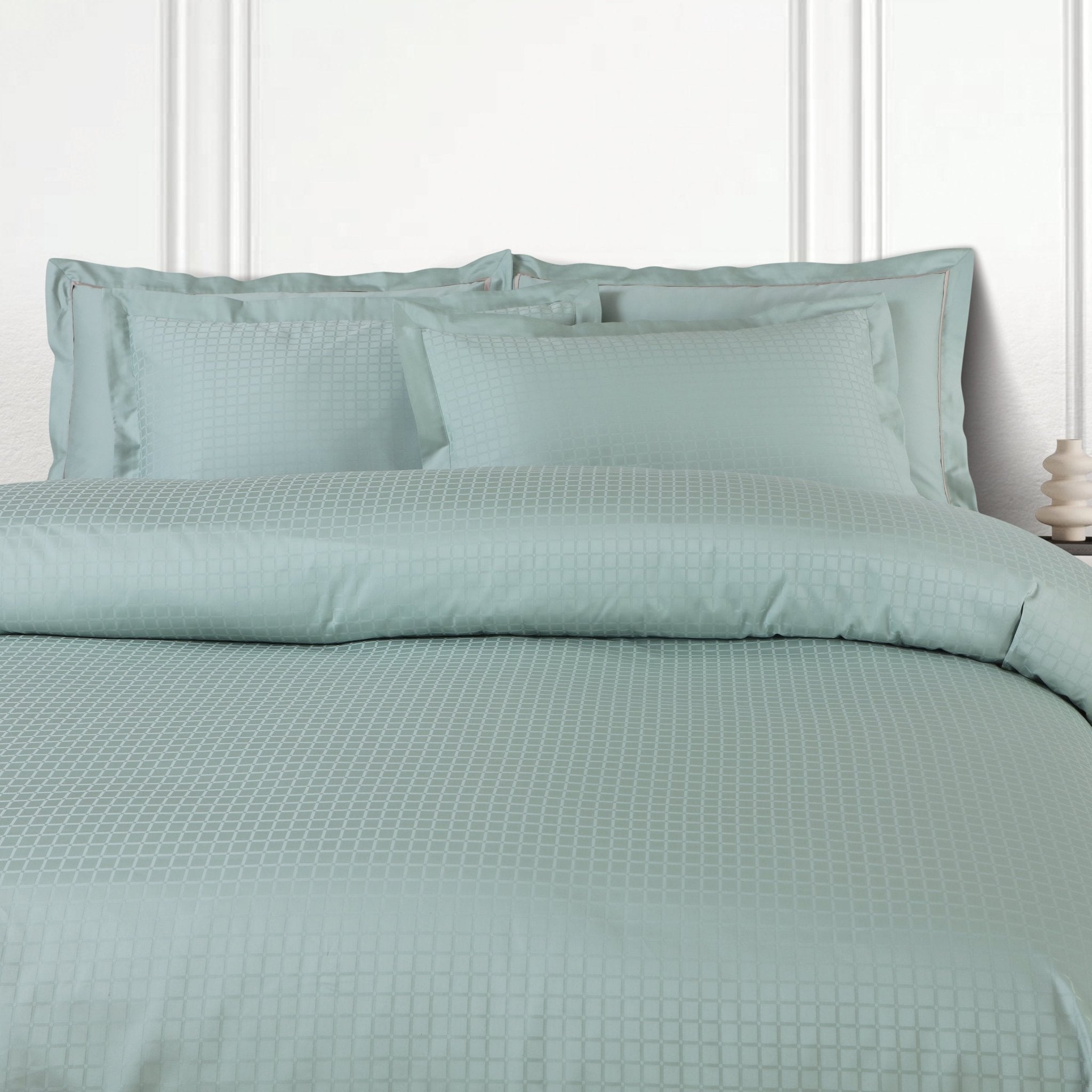 Malako Como Jacquard Checkered 550 TC 100% Cotton King Size Bedding - MALAKO