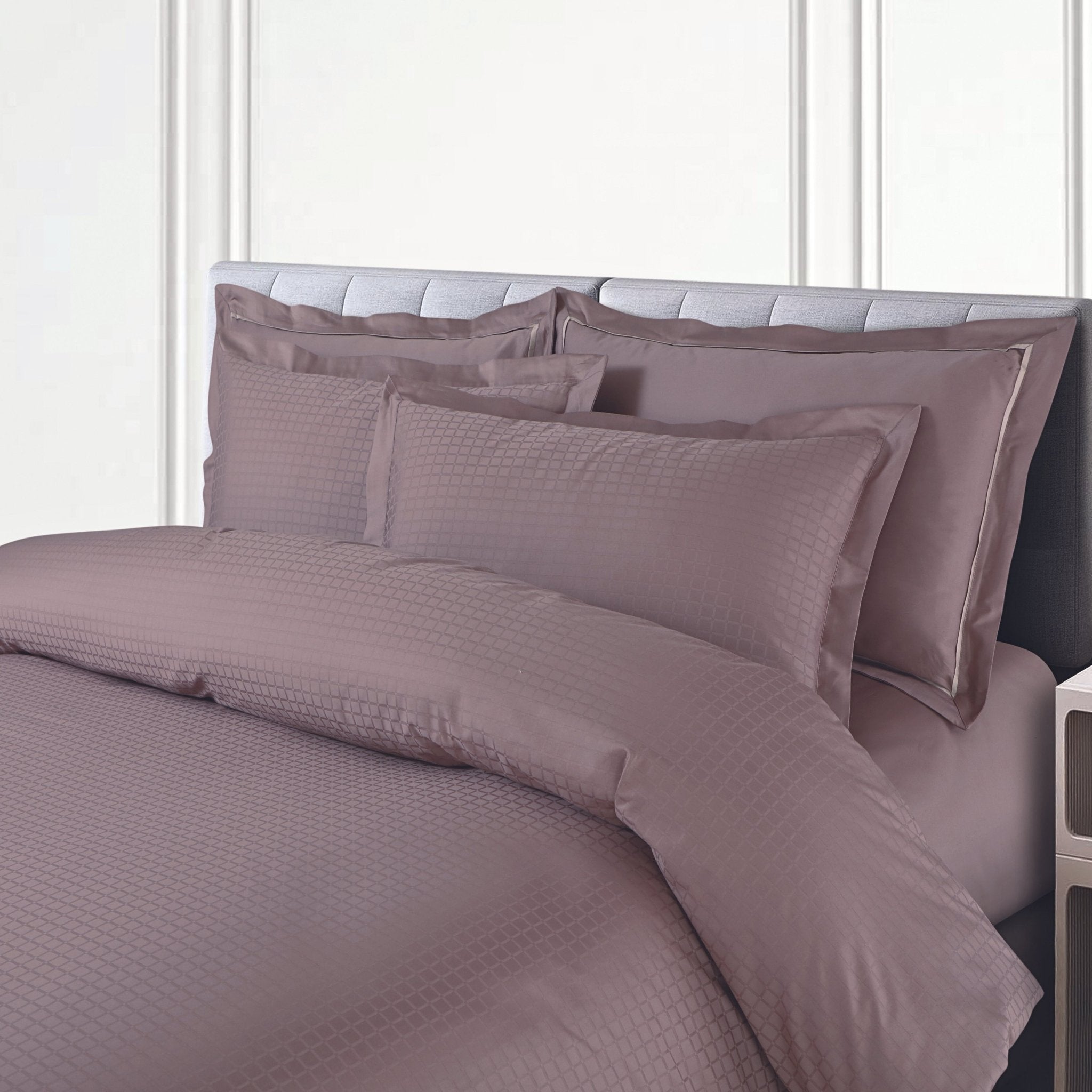 Malako Como Jacquard Wine Checks 550 TC 100% Cotton King Size Bedding - MALAKO