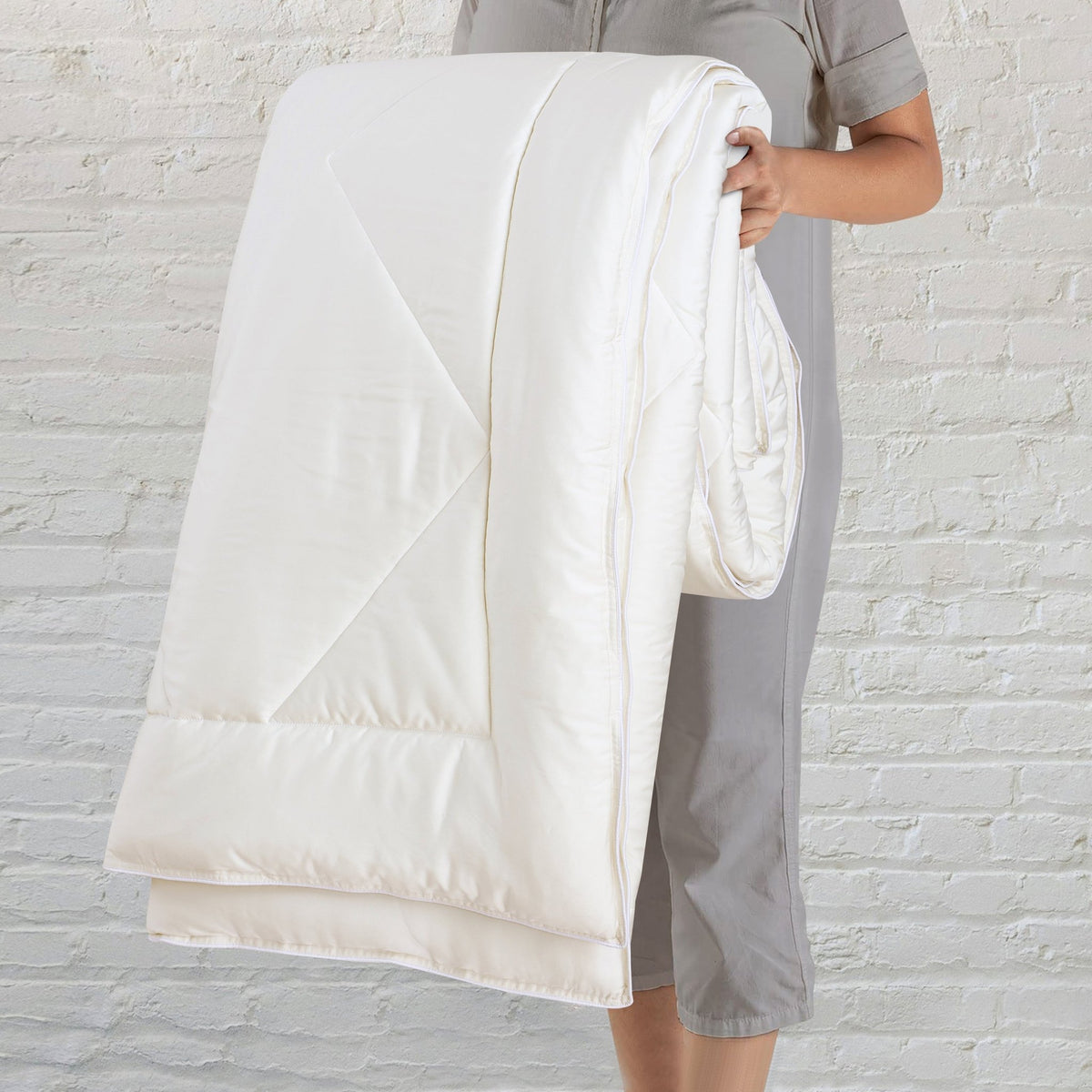 Malako Eco - Luxe Off White 100% Bamboo Quilt/Comforter (For Summer: 200GSM) - MALAKO