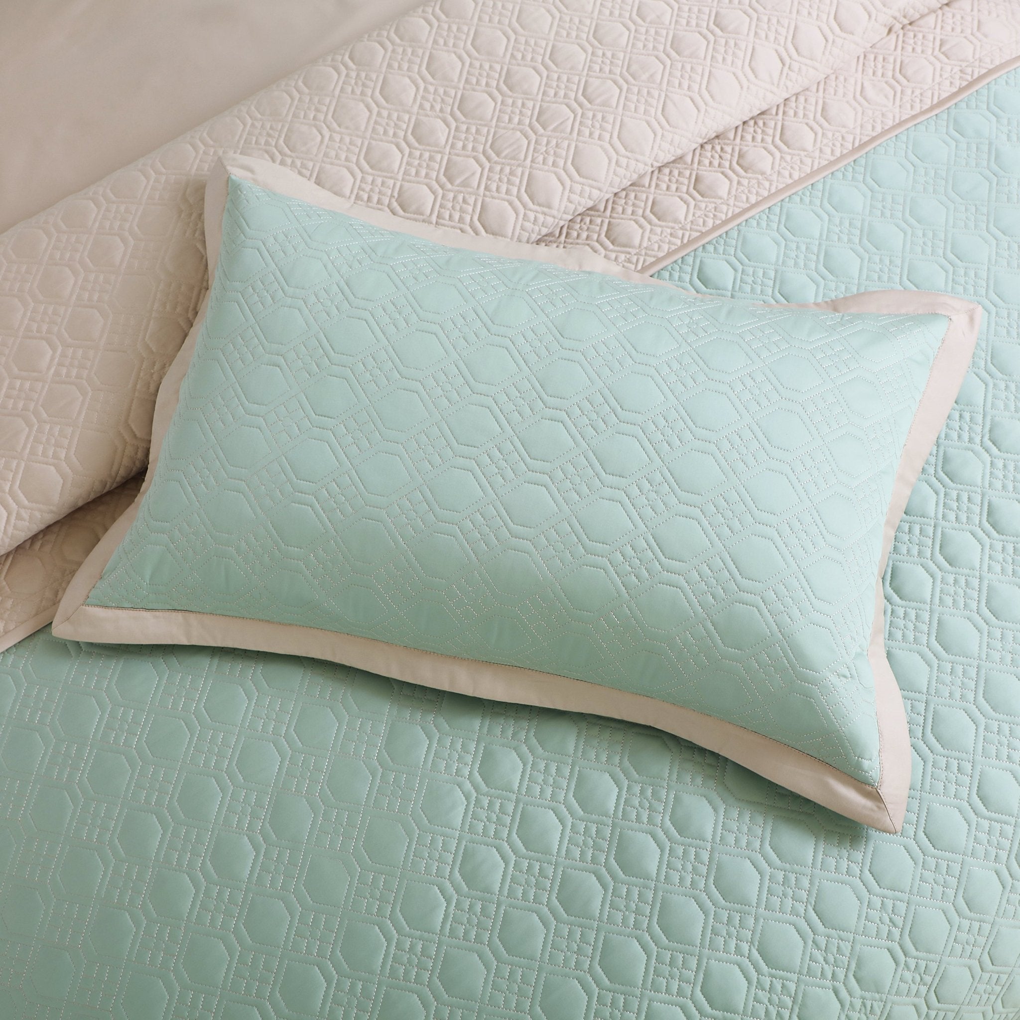 Malako Luxe 550 TC 100% Cotton Mint Green & Beige Solid King Size Reversible Bedspread Set - MALAKO