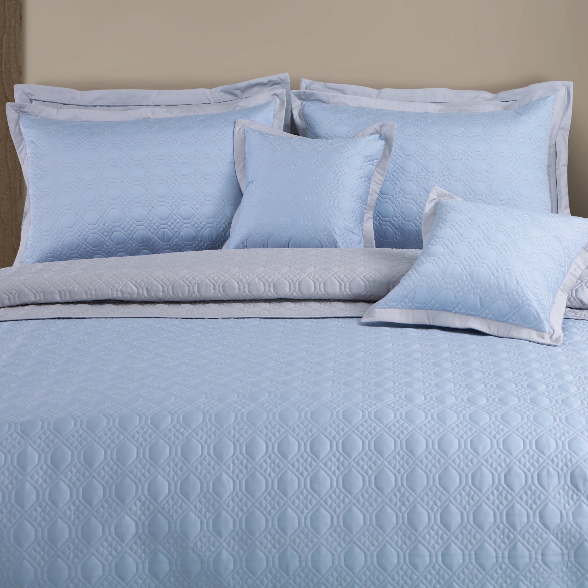 Malako Luxe 550 TC 100% Cotton Pigeon Blue & Silver Grey Solid King Size Reversible Bedspread Set - MALAKO