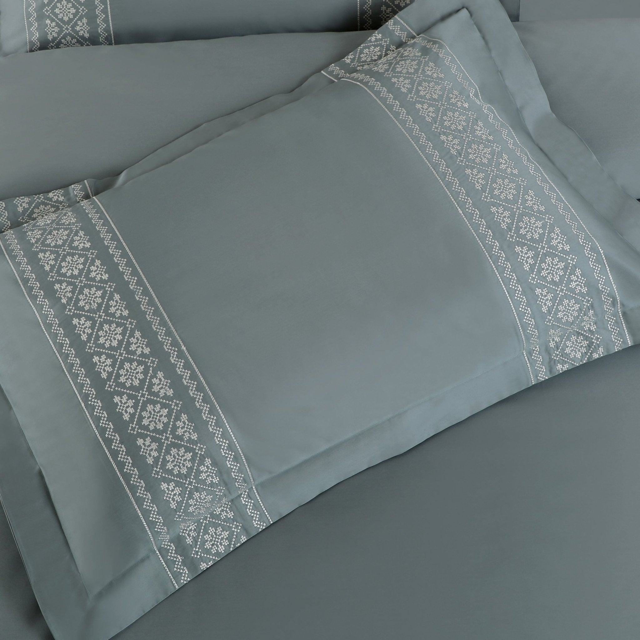 Malako Luxe Collection: 550 TC Olive Green Premium Embroidered Bedding - MALAKO