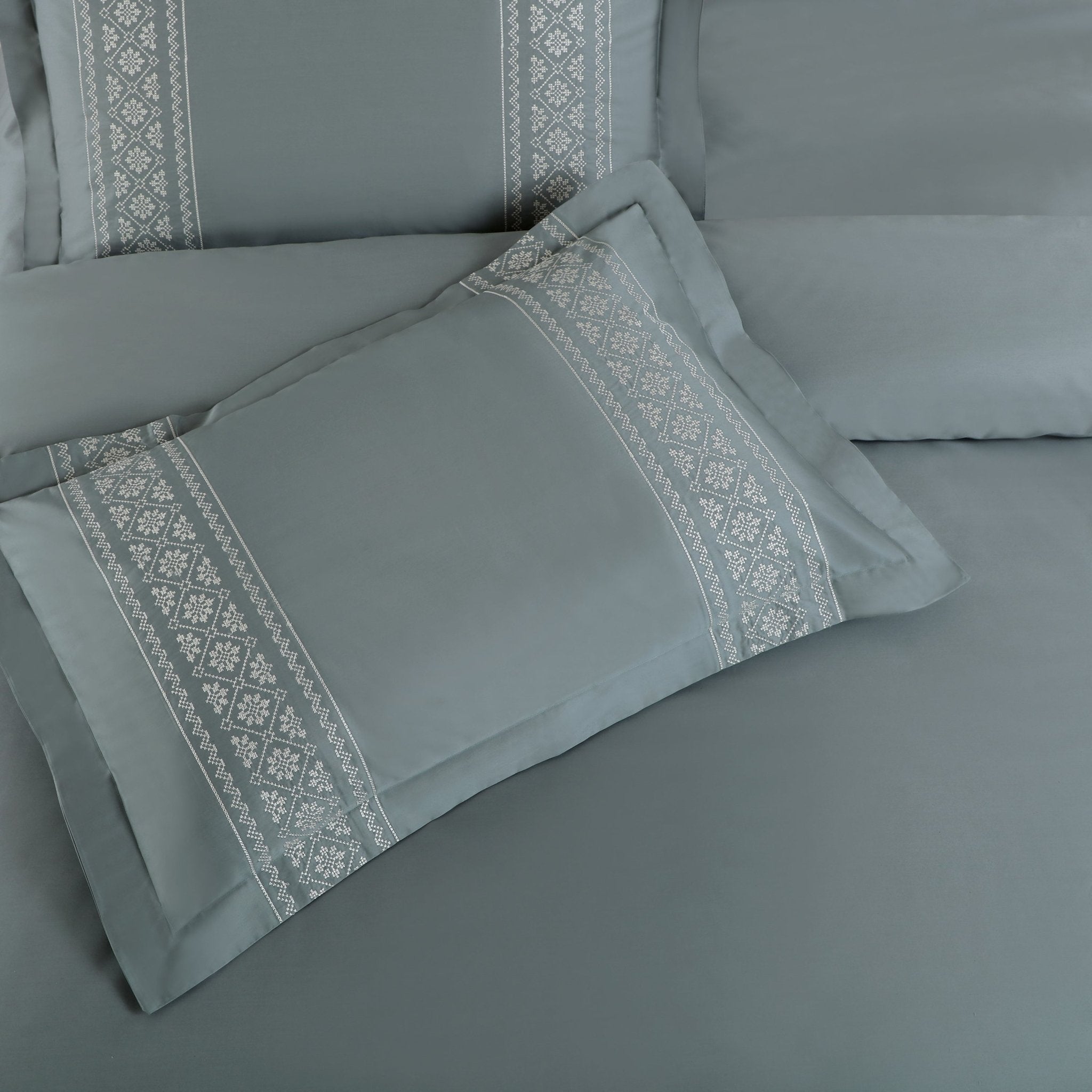 Malako Luxe Collection: 550 TC Olive Green Premium Embroidered Bedding - MALAKO