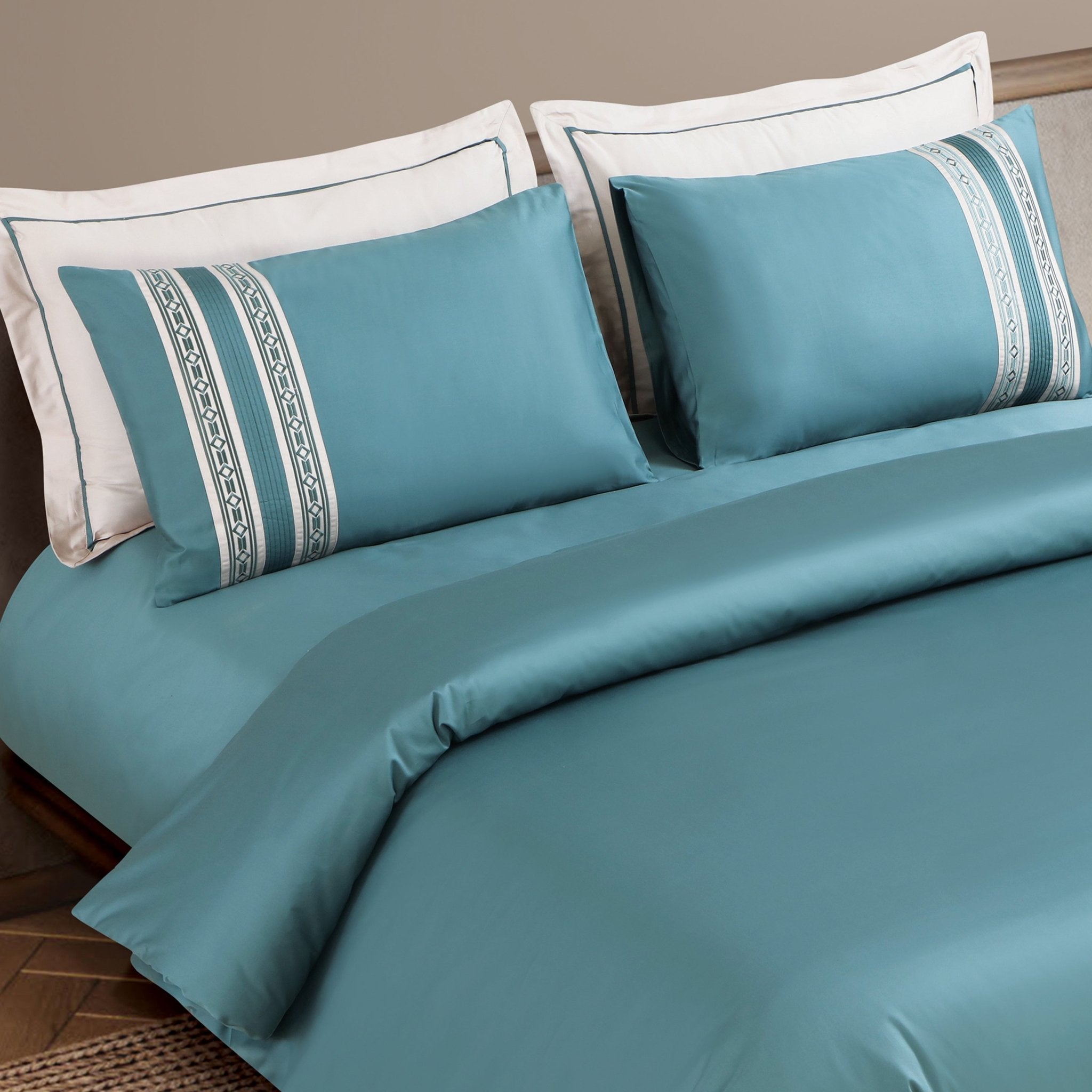 Malako Luxe Collection: 550 TC Teal Green Premium Embroidered Bedding - MALAKO