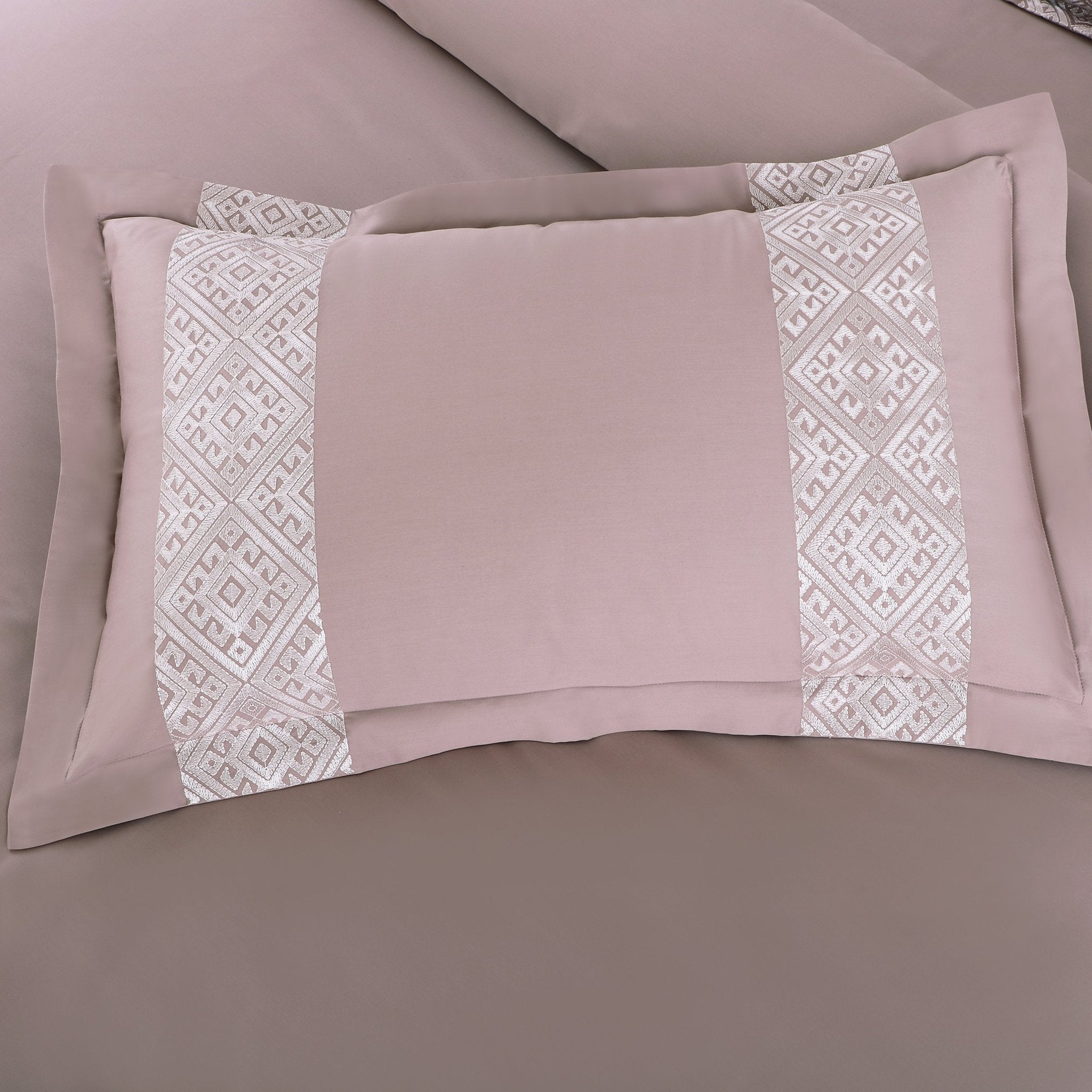 Malako Luxe Stitch & Dream: 550 TC Deep Mauve/Wine Premium Embroidered Bedding - MALAKO